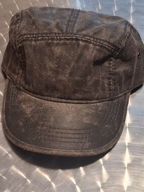 Wilsons Leather Distressed Black Brown Utility Cap